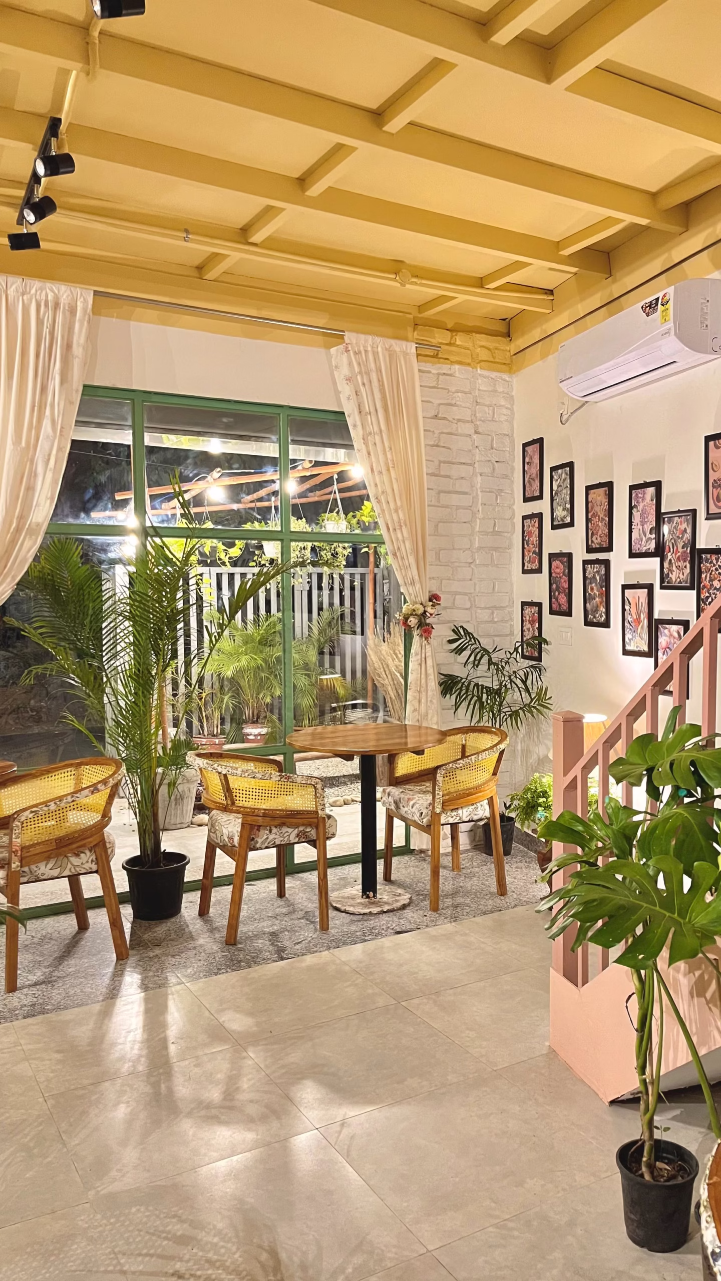 Wild Westeria Café & Restaurant